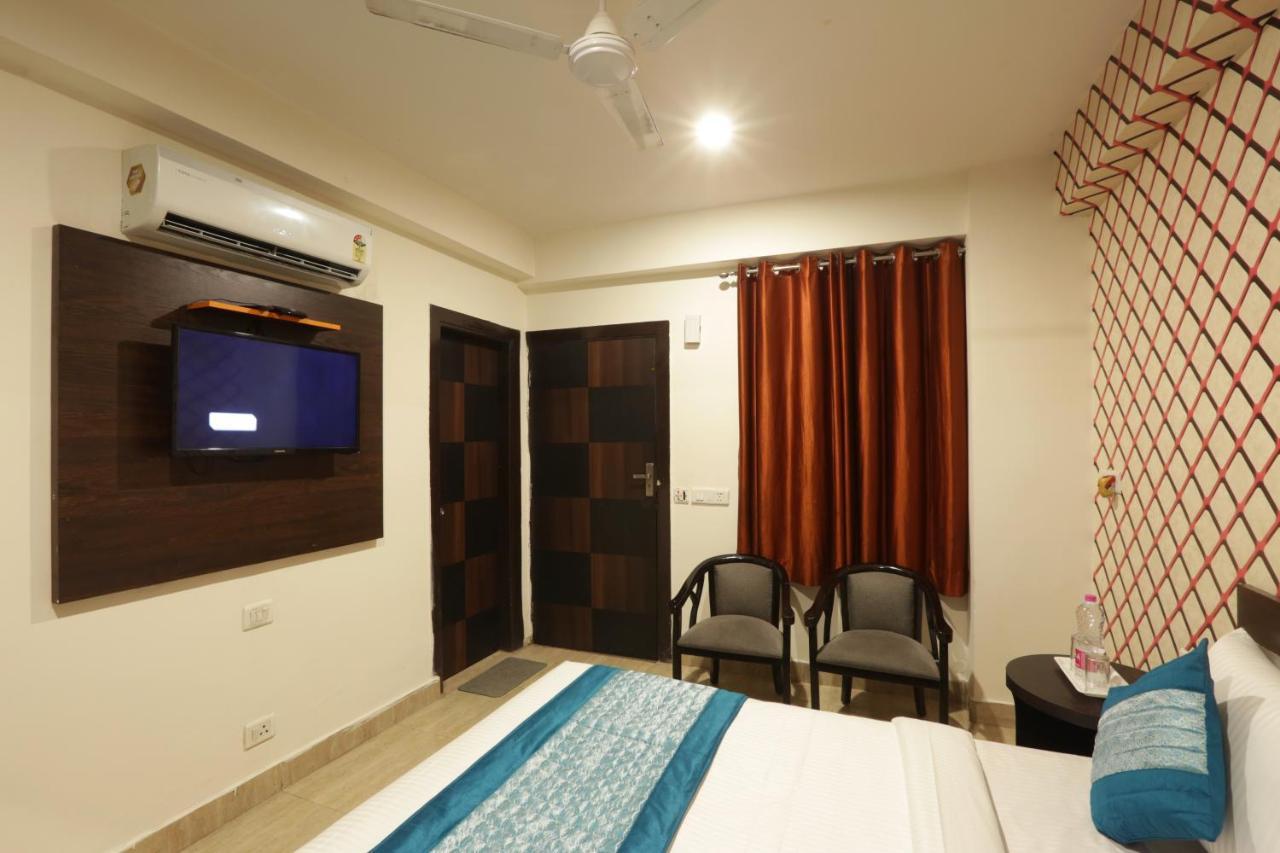 Hotel Airport Star New Delhi Exterior photo
